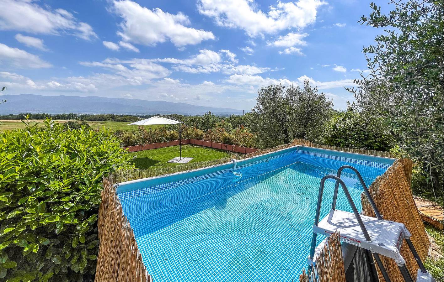 Charmante Wohnung mit Pool & Garten, 2km von Cavriglia in Cavriglia, Chianti