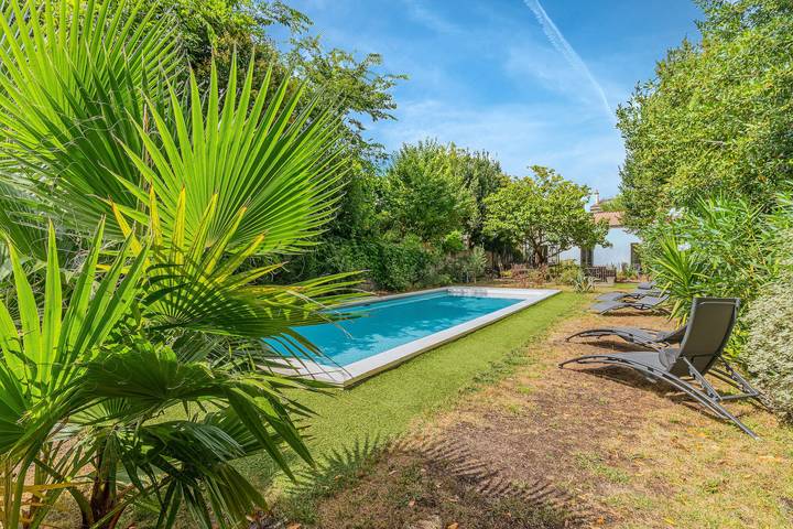 Ferienhaus für 8 Personen, mit Terrasse und Garten sowie Pool in Bordeaux