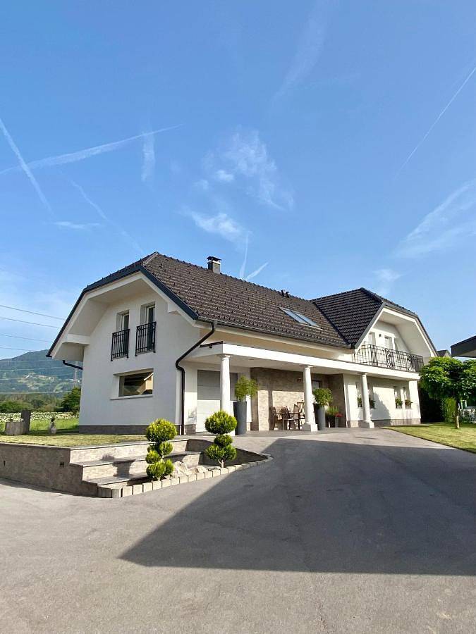 Gîte pour 4 personnes, avec jardin et vue, animaux acceptés à Kranj