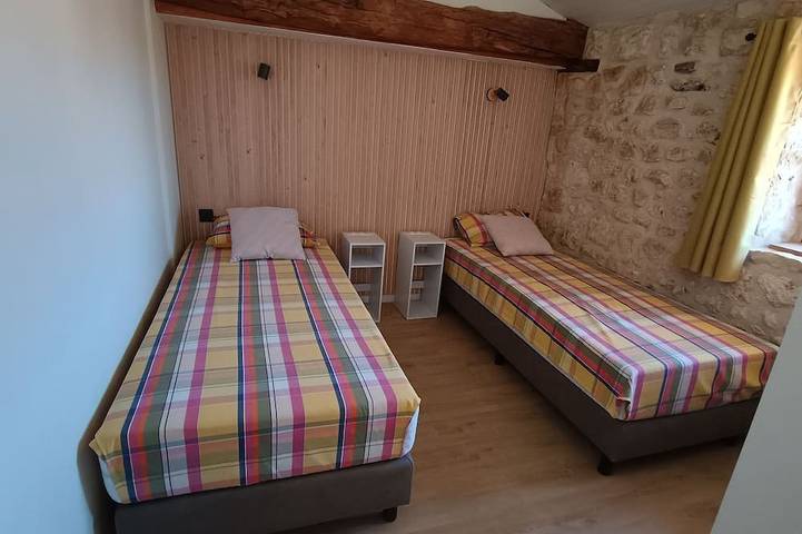 Location de vacances pour 4 personnes, avec piscine et jardin à Blanzaguet-Saint-Cybard - 3