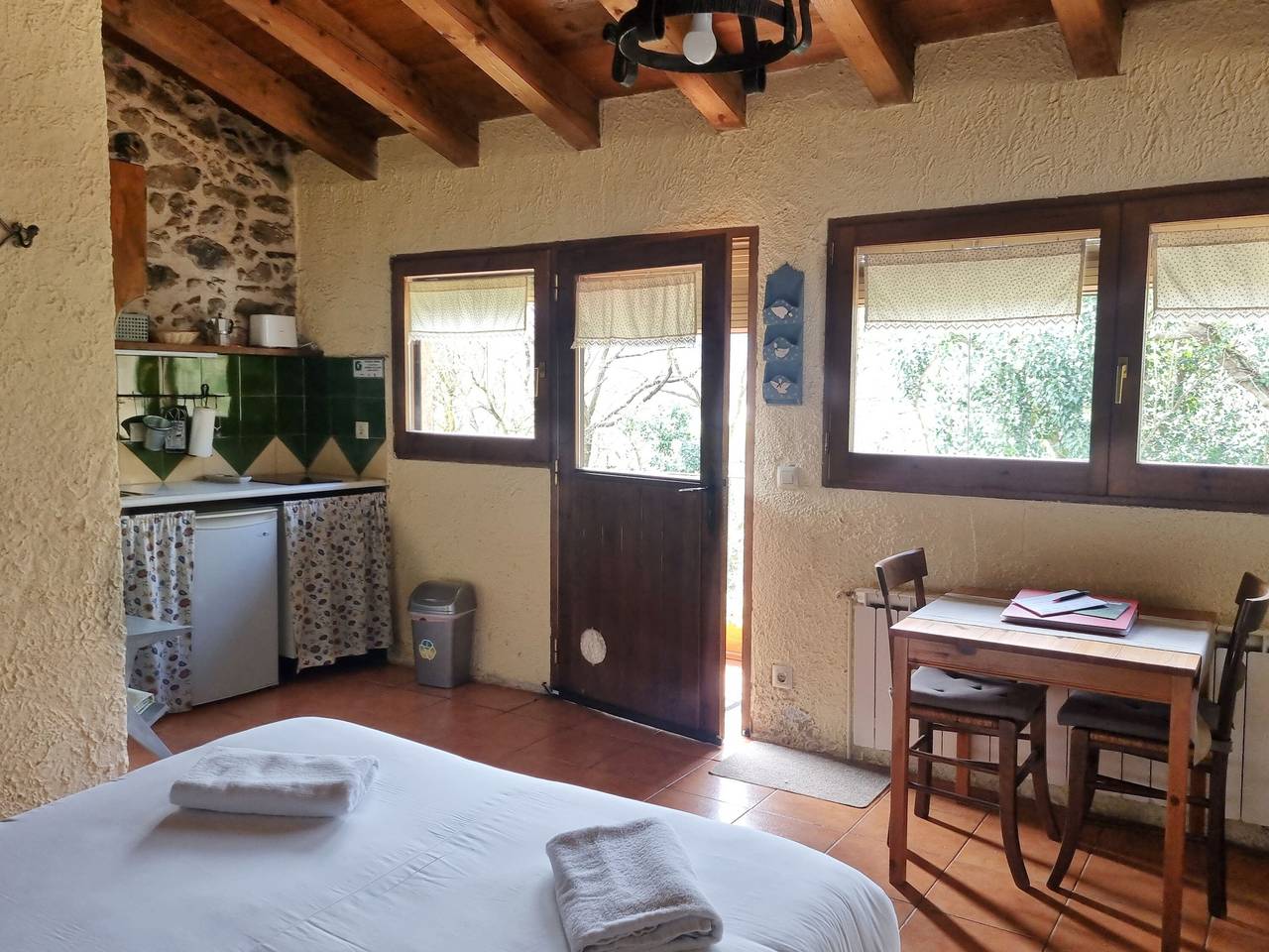 Cabaña 'La Cabaña Mas Viollela' con vistas a la montaña, Wi-Fi y aire acondicionado in San Juan les Fonts, Parc Natural de Zona Volcànica de la Garrotxa