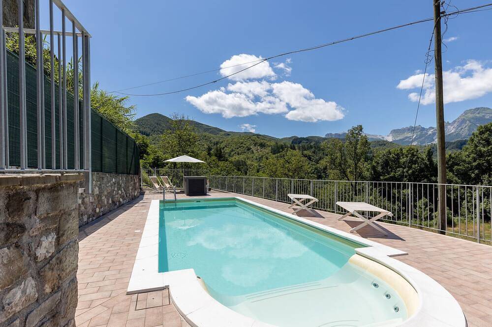Schönes Haus in Nicciano mit Whirlpool in Piazza al Serchio, Garfagnana