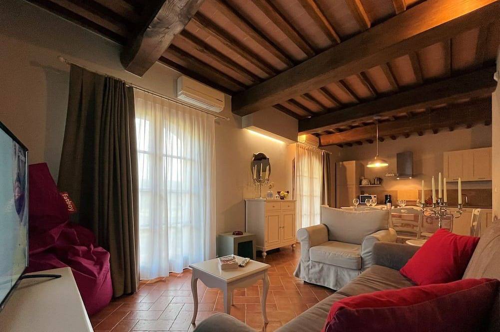 Appartamento intero, Borgo del Silenzio: Appartamento trilocale Ginepro per 3/5 persone in Lajatico, Pisa e dintorni