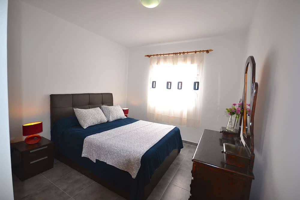 Gemütliche Villa im Las Terracitas / Internet & beheizter Pool + Alarm + Englisch Tv in Playa Blanca, Yaiza