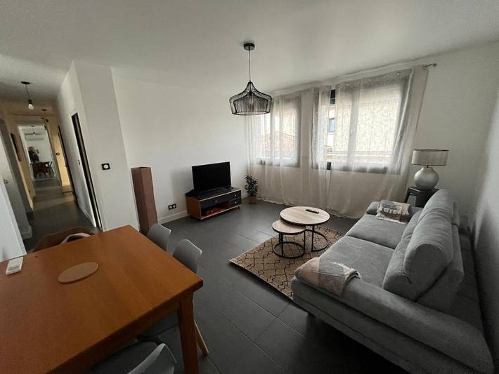 Location de vacances pour 4 personnes, avec Terrasse et Jardin à Morancé