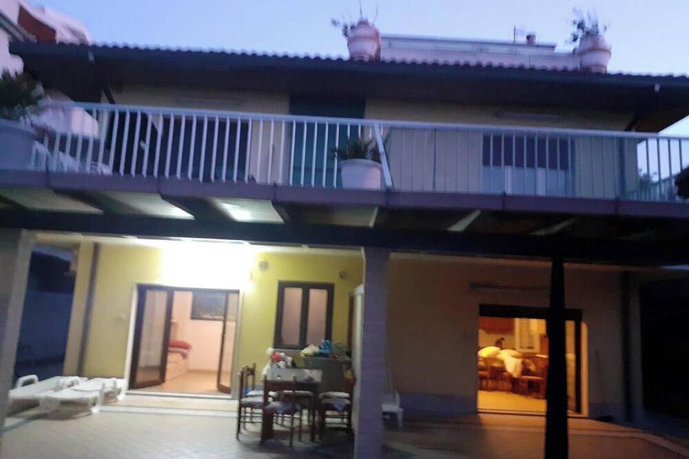 Entire apartment, Homerez - Peaceful studio in Francavilla al Mare in Francavilla al Mare, Chieti Province