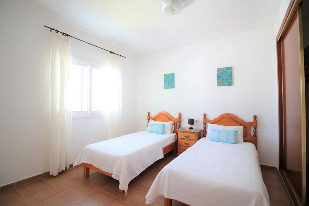 Villa Sofia Ibiza - Cinco Habitaciones Villa, Capacidad 11 in Cala Gració, Sant Antoni de Portmany