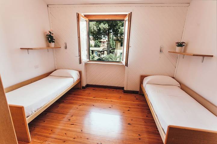 Ganze Wohnung, Große Wohnung in der Nähe des Flughafens, kostenlose Privatparkplätze in Fiumicino, Rom Provinz