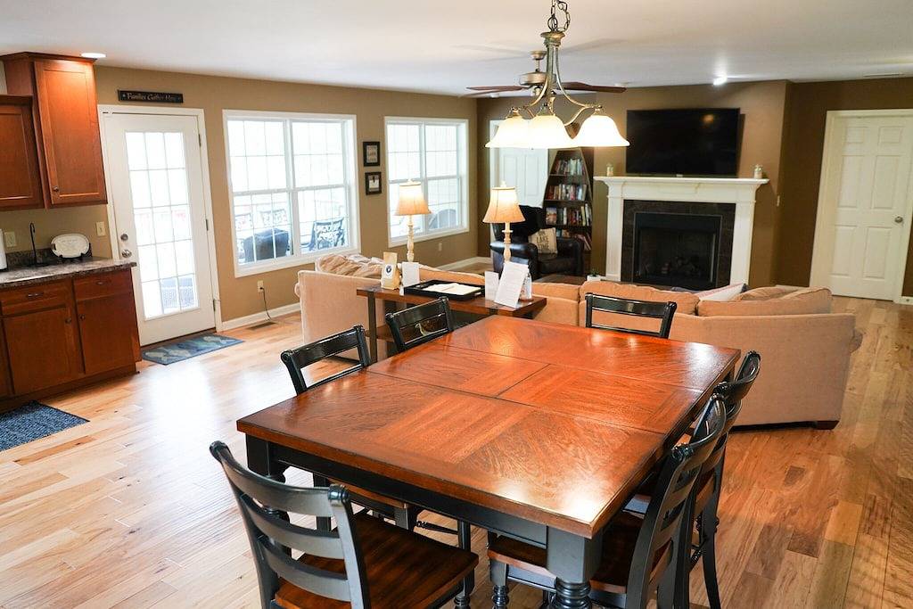 Lakin Erinnerungen-Wasser Front Home On Ky Lake in Kentucky Lake