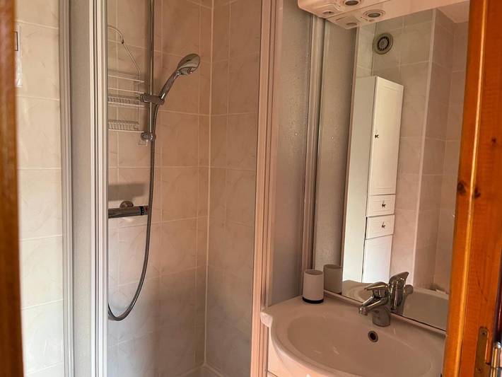 Gîte pour 6 personnes, avec vue et balcon à Saint-Léger-les-Mélèzes - 3