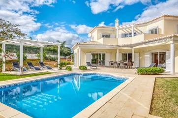 Villa pour 9 personnes, avec jardin et terrasse à Portimão