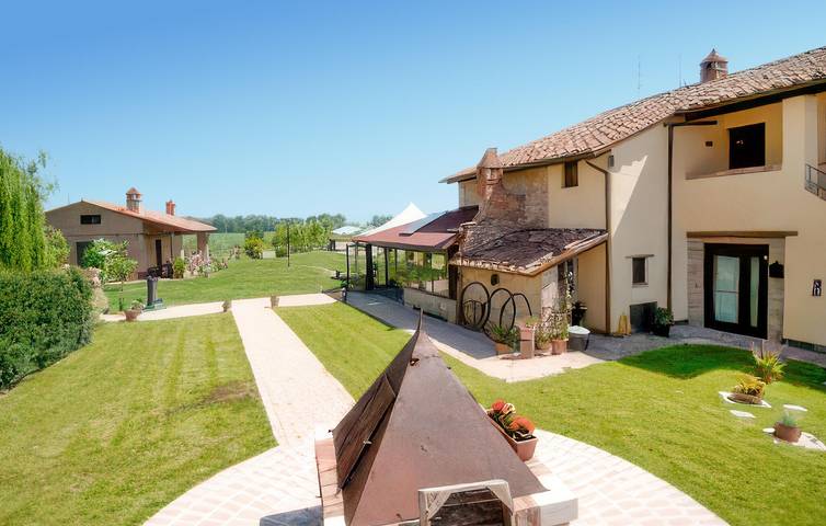 Tranquilo apartamento con vistas al lago, piscina y WiFi in Castiglione del Lago, Lago Trasimeno