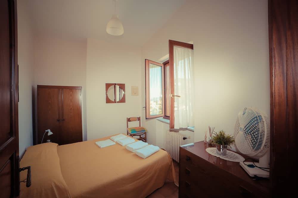 Appartement entier, Appartement Rosa dans une villa in Pontone, Scala