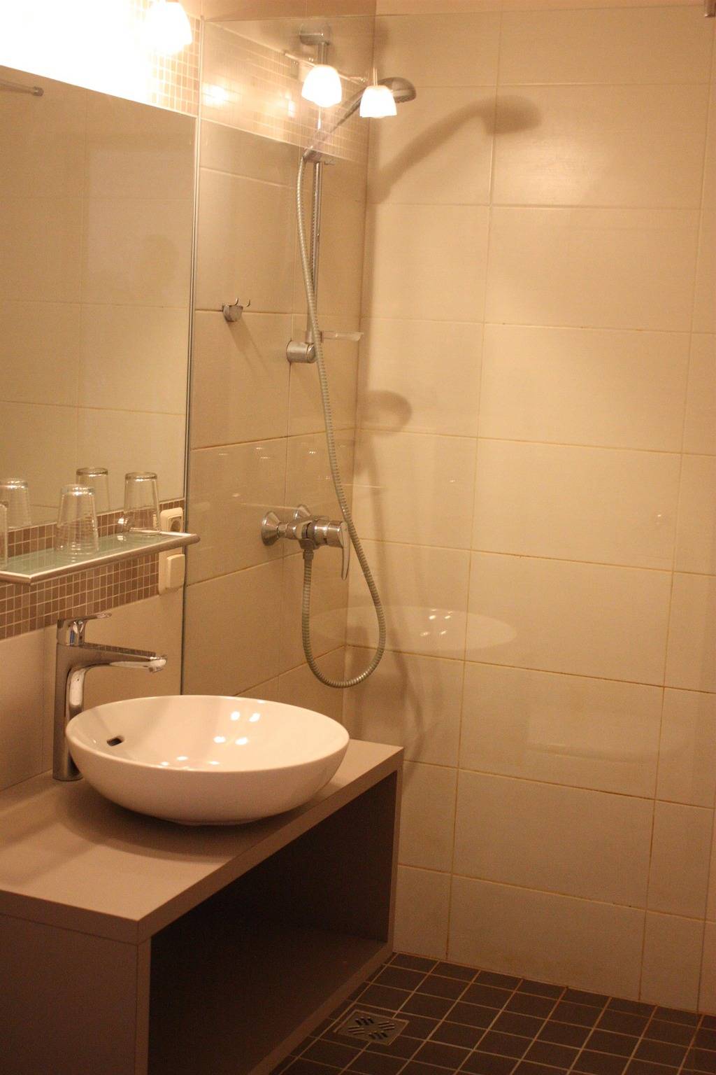 Driepersoonskamer, douche, Wc, balkon, foto 9