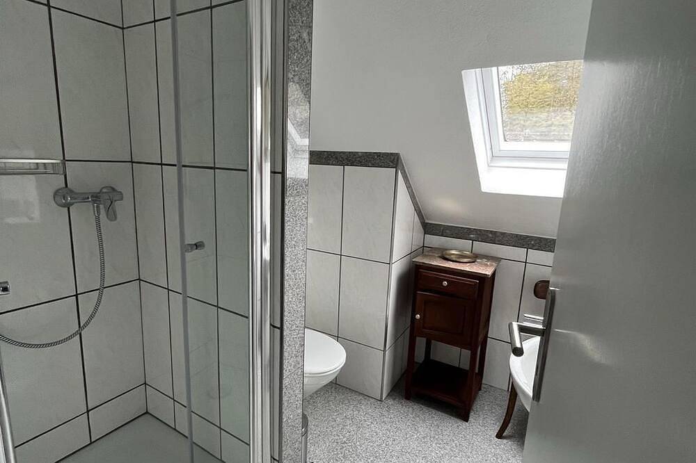 Ganze Wohnung, 2-Bett-Wohnung Dg Waldblick - Haus Arthur Klingels, Ferienwohnungen in Bad Bertrich, Traben-Trarbach und Umbegung