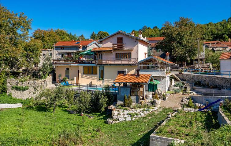 Ferienhaus für 6 Personen, mit Pool und Garten sowie Terrasse, kinderfreundlich - 1