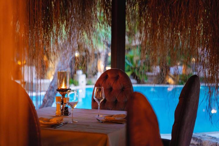 Hôtel pour 2 personnes, avec piscine ainsi que jardin et vue à Afitos - 4