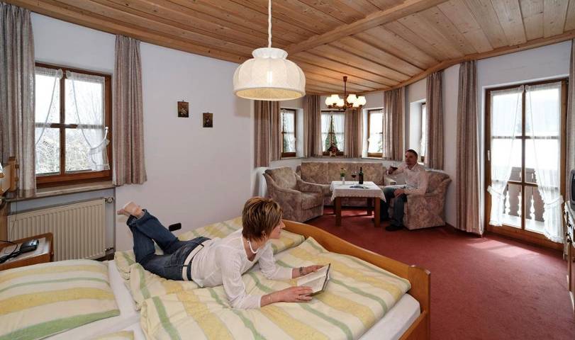 Ferienhaus, mit Balkon und Terrasse sowie Garten und Sauna in Achslach - 4