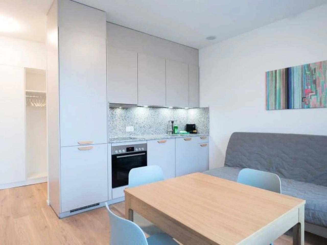 Apartamento entero, 1 Pièce 4 Personnes in Zürich 48 Altstetten, Zúrich