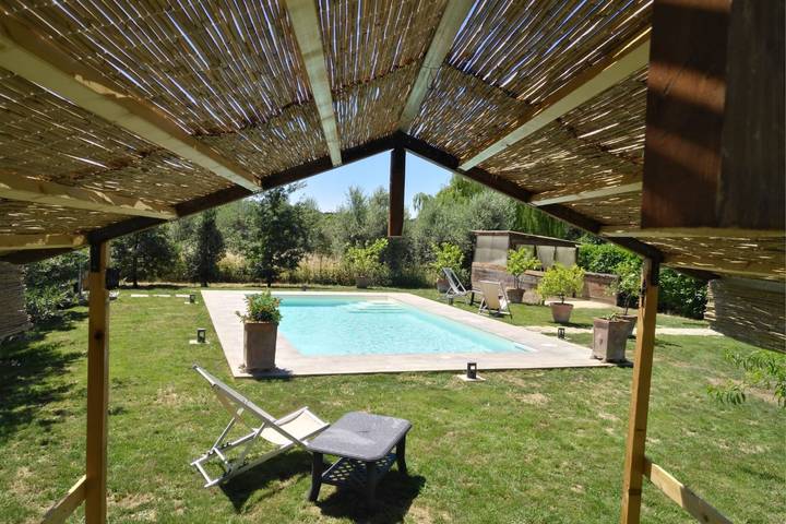 Location de vacances pour 6 personnes, avec piscine ainsi que terrasse et jardin à Arezzo - 2
