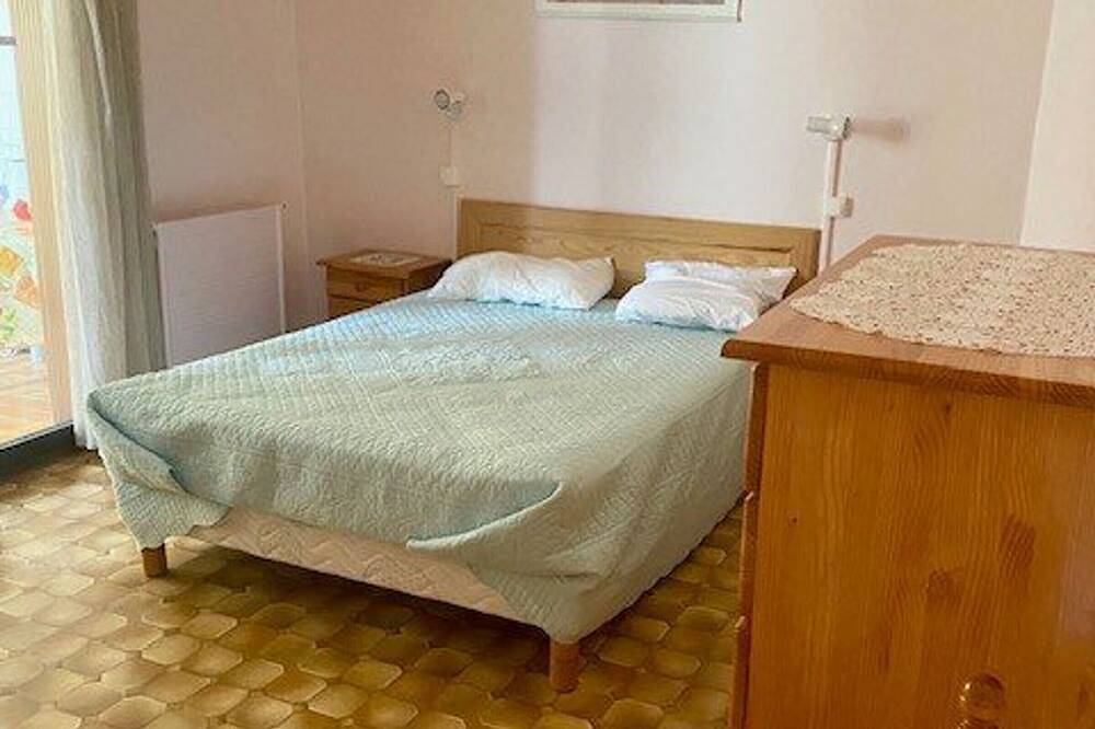 Ganze Wohnung, Gemütliche 68m² Wohnung mit Terrasse, 5 Schlafplätzen, Garage und Wlan in Amélie-les-Bains in Montbolo, Céret und Umgebung