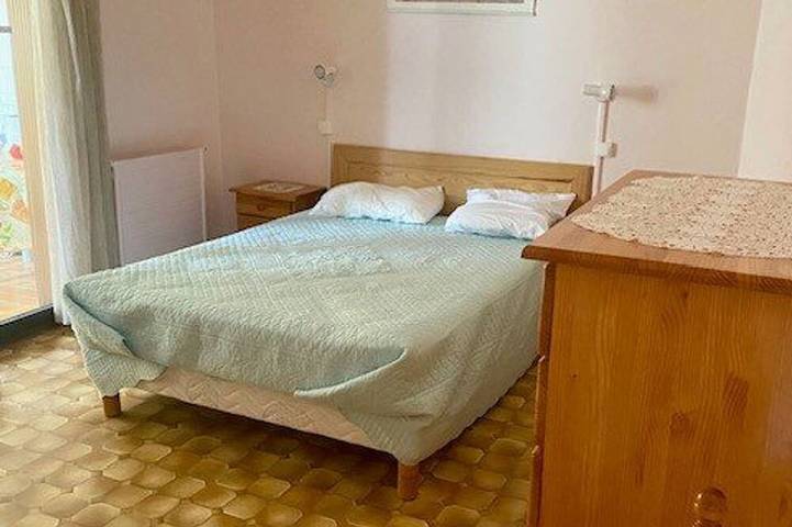 Gîte pour 5 personnes, avec terrasse à Montbolo - 3