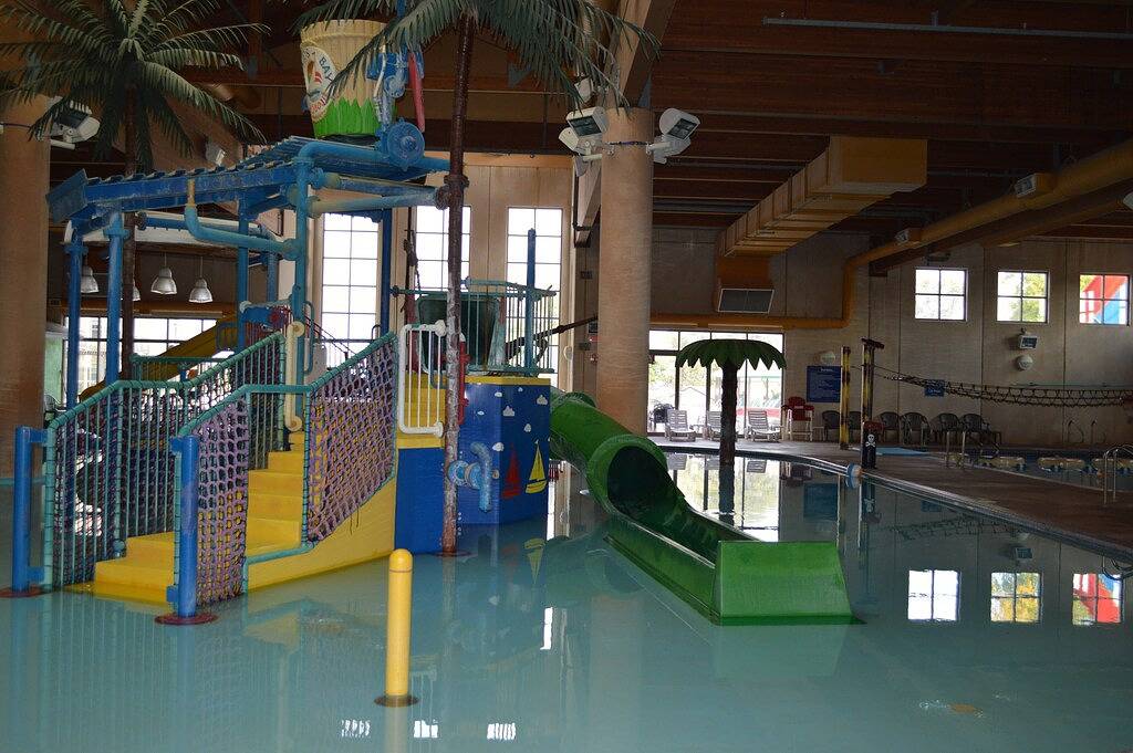 No Wake Zone at Bridges Bay in Dickinson County