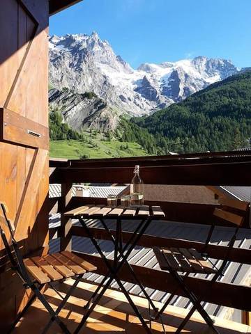 Gîte pour 2 personnes, avec vue et balcon, animaux acceptés à La Grave