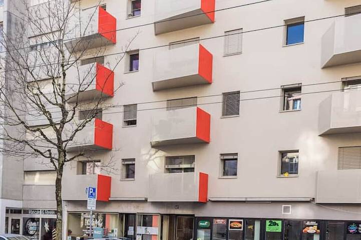 Ganze Wohnung, The Classy Minimalist Lakefront in Lausanne, Genfer See