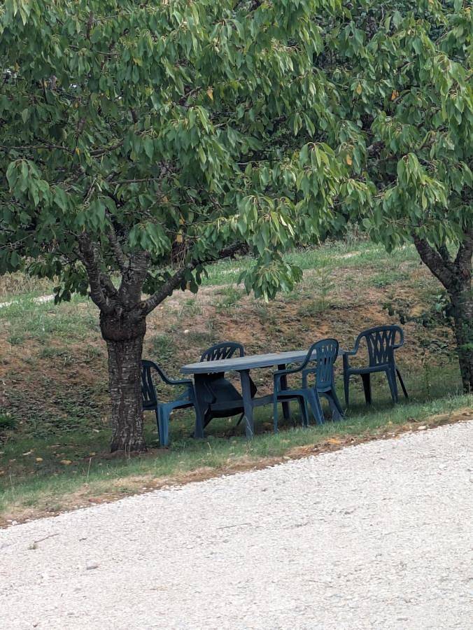 Location de vacances pour 4 personnes, avec Jardin et Piscine dans Esmoulins
