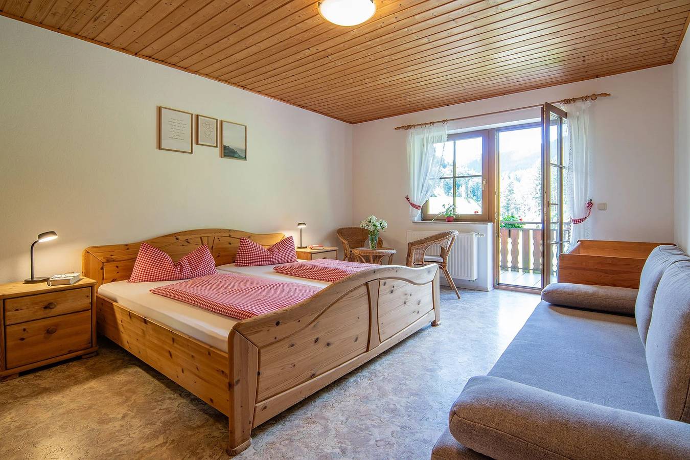 Ganze Wohnung, Ferienwohnung 'Moosblick' mit Bergblick, Balkon und Wi-Fi in Oppenau, Mittlerer Schwarzwald