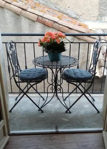 Gîte pour 4 personnes, avec balcon, adapté aux familles à Saint-Thibéry