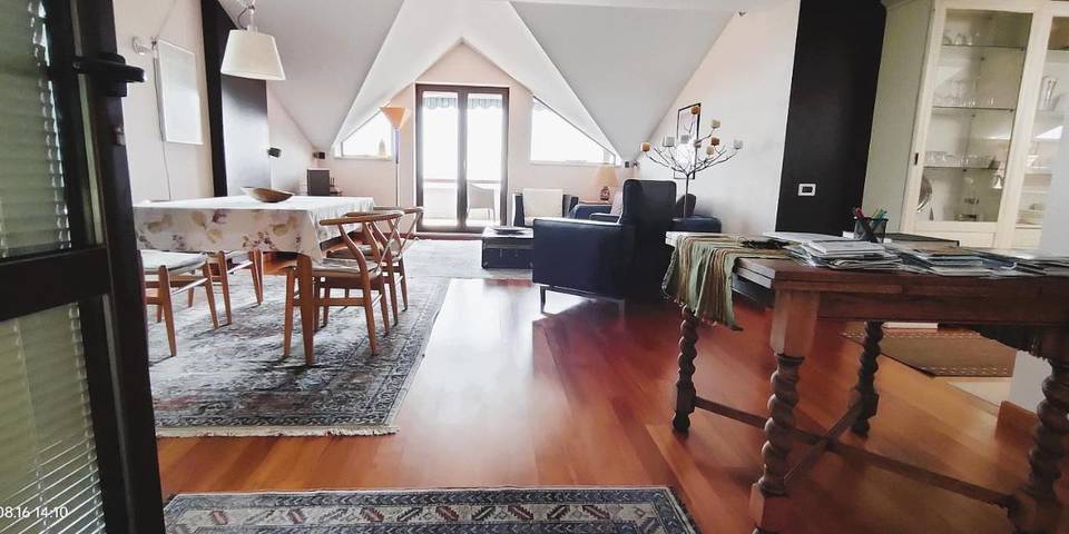 Ferienwohnung für 5 Personen, mit Ausblick und Garten sowie Pool