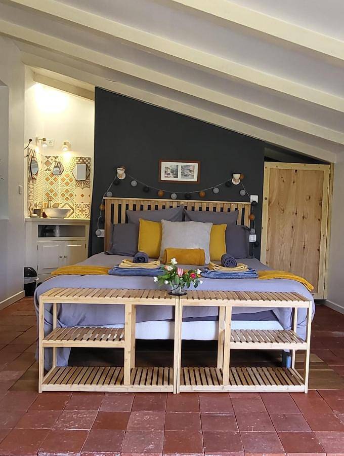 Chambre d’hôte pour 2 personnes, avec jardin à Vertheuil