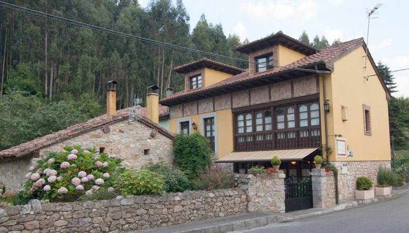 Casa rural para 2 personas, con Terraza además de Jardín y Vistas en Nueva de Llanes