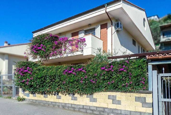 Chambre d’hôte pour 2 personnes, avec jardin ainsi que terrasse et vue