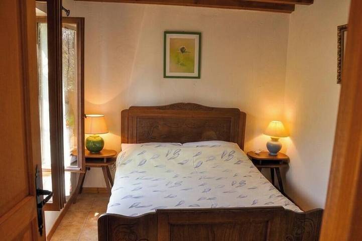 Gîte pour 5 personnes, avec Jacuzzi et Terrasse ainsi que Jardin et Piscine à Vernoux-en-Gâtine - 2