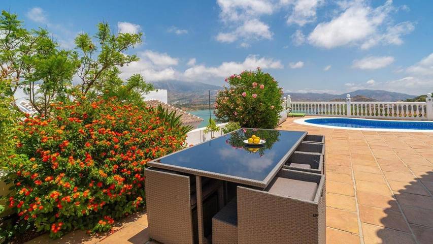 Casa rural para 6 personas, con terraza y piscina en Viñuela - 4
