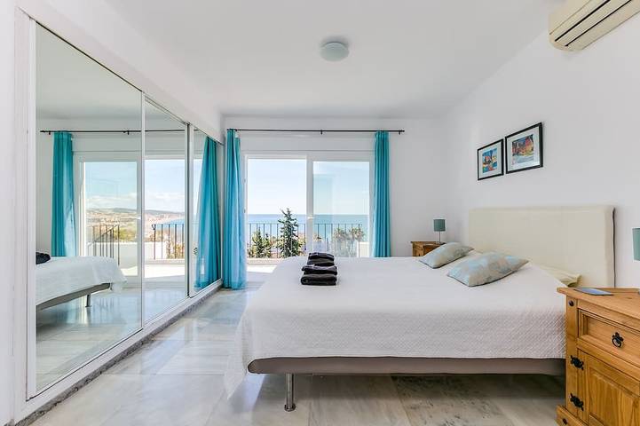 Finca für 13 Personen, mit Garten und Pool sowie Balkon und Whirlpool in Casares - 4