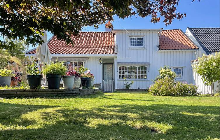 Feriehus for 4 personer, med Terrasse og Hage i Aust-Agder