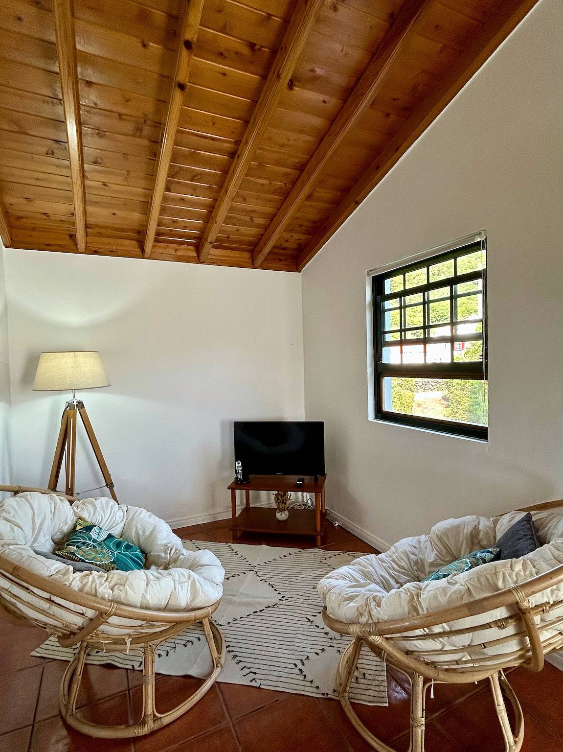 Villa 'Casa Ponta Do Biscoito' with Sea View, Private Garden and Wi-Fi in Lajes do Pico, Island Pico