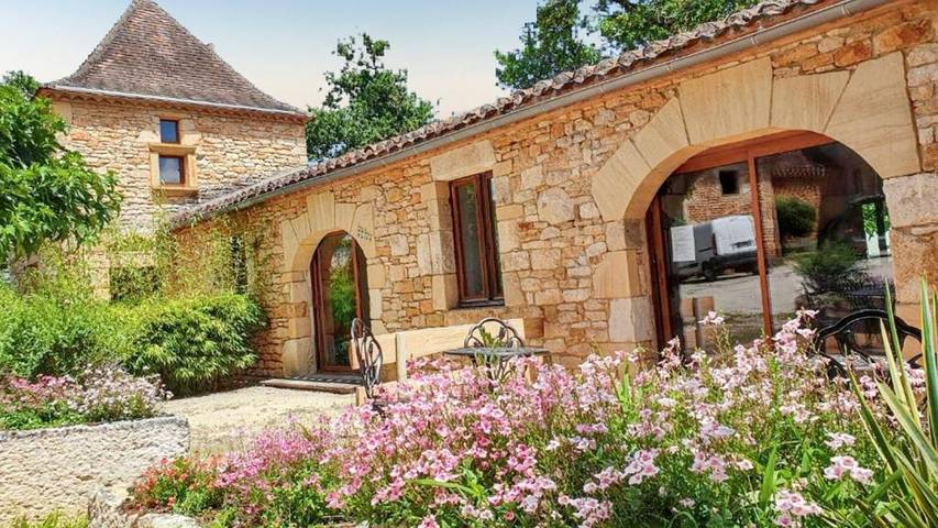 Maison de vacances pour 4 personnes, avec balcon ainsi que jardin et piscine, animaux acceptés