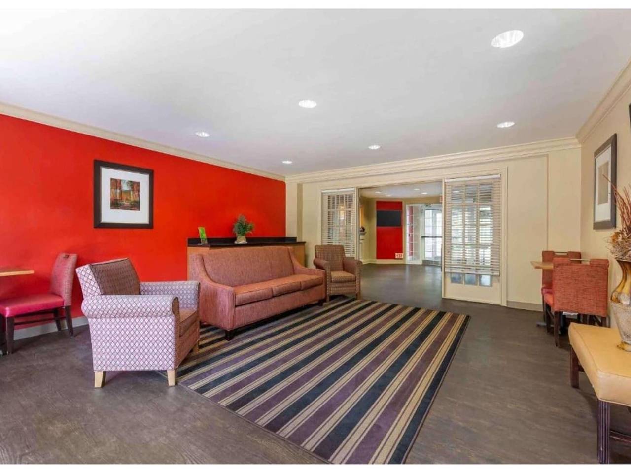Entire apartment, Studio 6 Gaithersburg|Spacious King|Hearing|Kitchen in Gaithersburg, Maryland