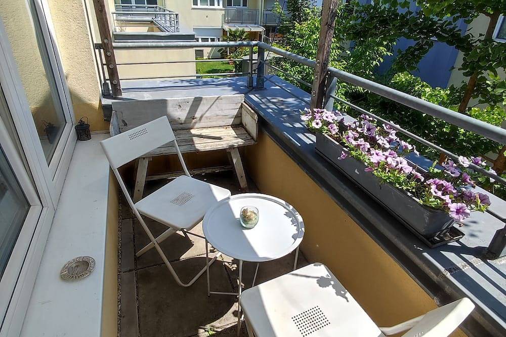 Ganze Wohnung, Geräumiges, helles, ruhiges Zimmer mit Balkon & Tv in Wien, Donau Niederösterreich
