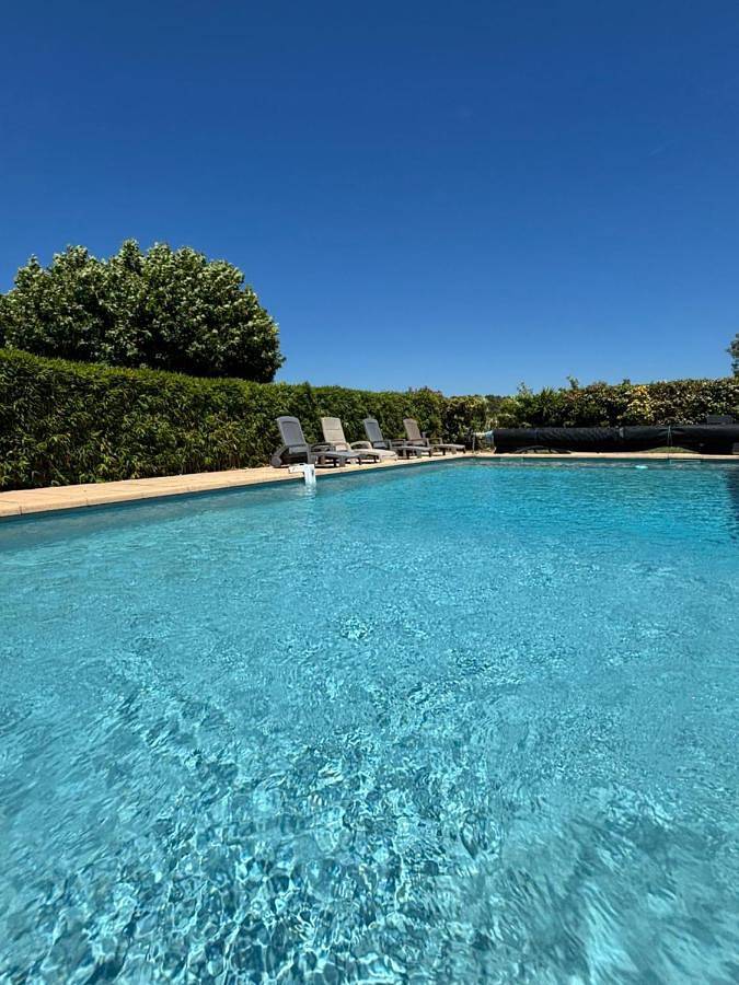 Gîte pour 4 personnes, avec jacuzzi ainsi que piscine et terrasse à Roquefort-la-Bédoule - 2