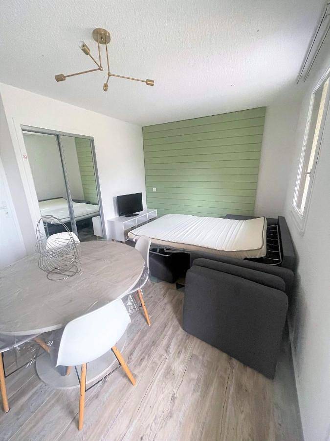 Appartement entier, One-Bedroom Apartment in Bielle (Pyrénées-Atlantiques), Béarn