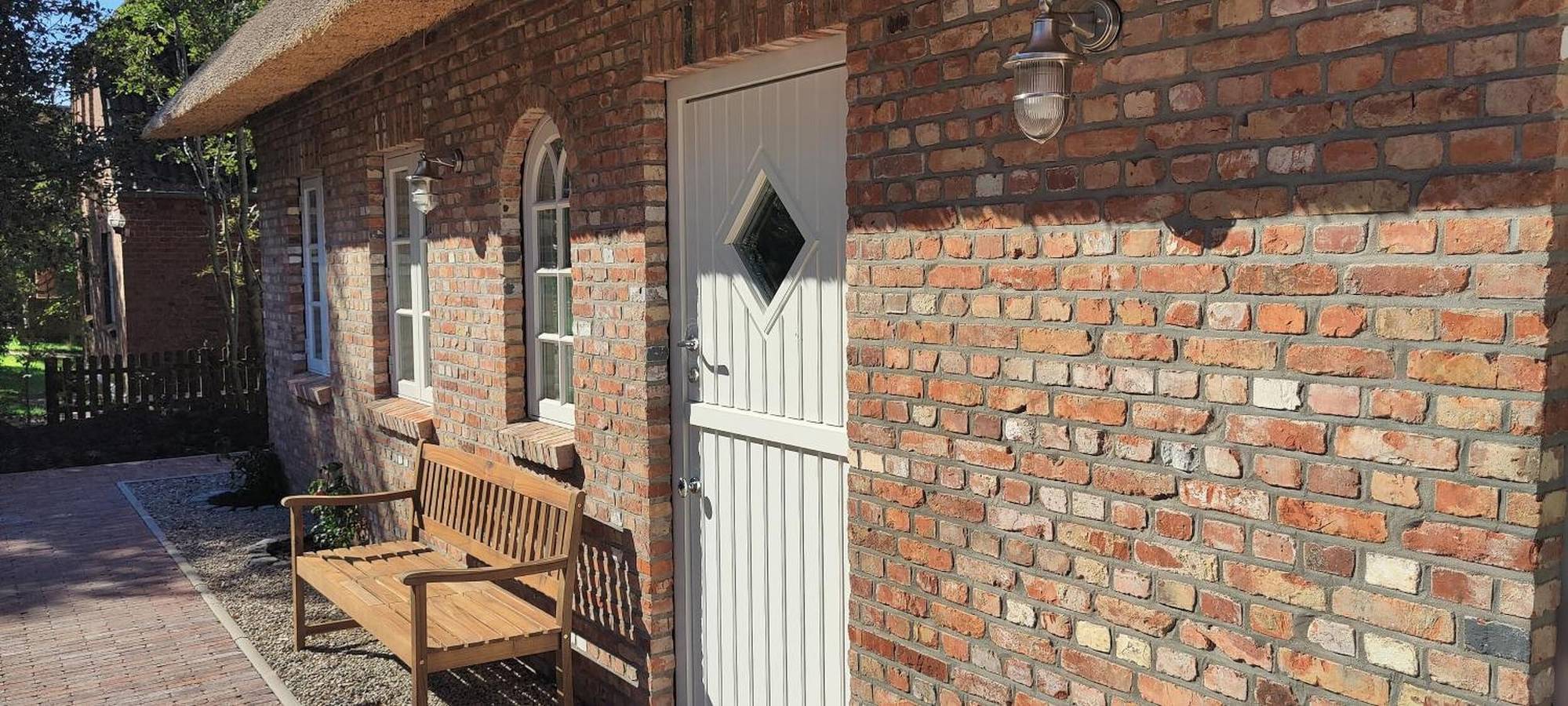 5-Sterne Reetdach-Ferienhaus "Emmas Hus" mit Sauna und Kamin in Tammensiel, Pellworm