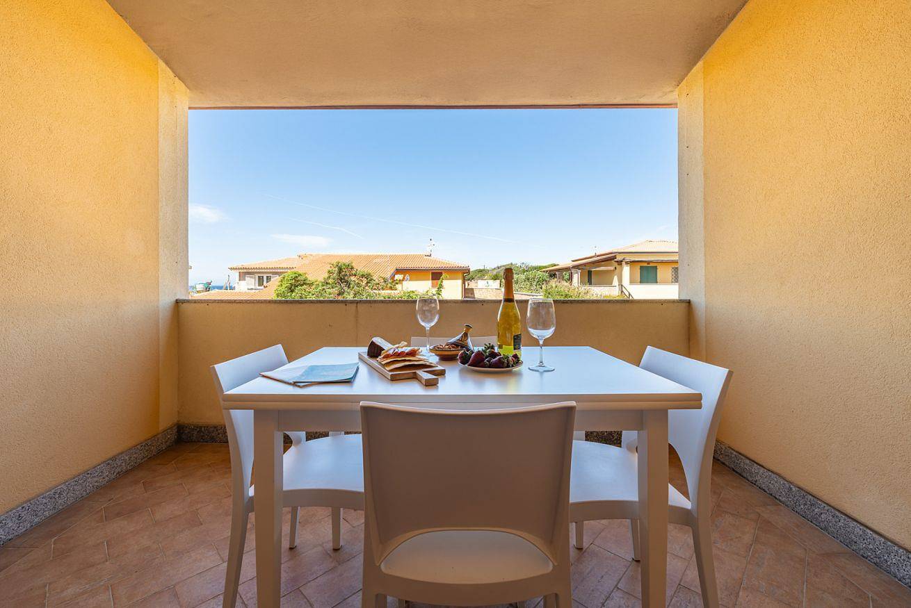 Ganze Wohnung, Ferienwohnung für 6 Personen mit Balkon/Terrasse in Pirotto Li Frati, Badesi
