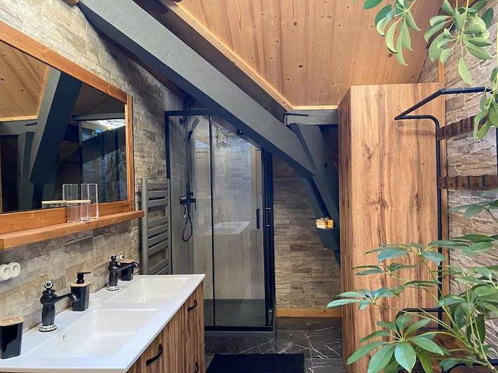 Location de vacances pour 8 personnes, avec Balcon et Jacuzzi ainsi que Terrasse et Jardin à Habère-Lullin - 4