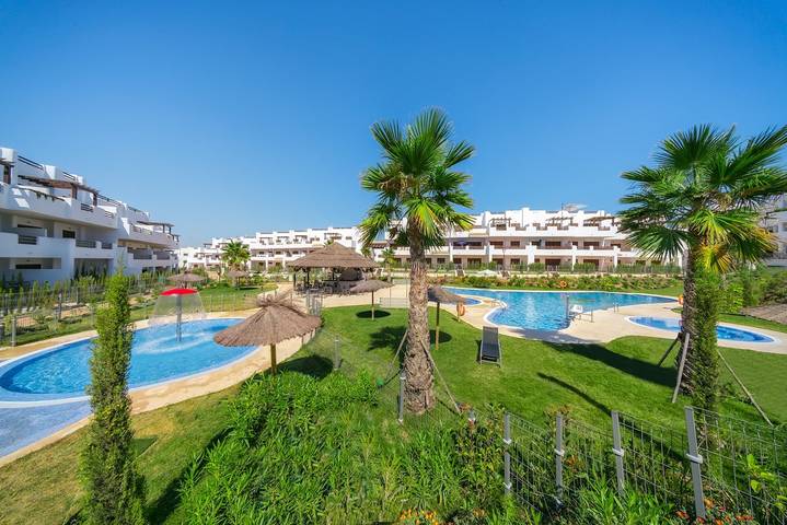 Apartamento para 4 personas, con Jacuzzi además de Terraza y Piscina en Pulpí